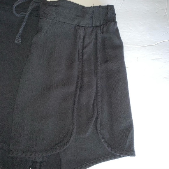 MOSSIMO SUPPLY CO. Women's Black Shorts L - Picture 3 of 7
